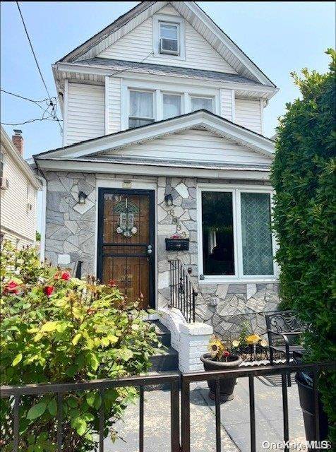 Jamaica, NY 11423,89-33 187th ST
