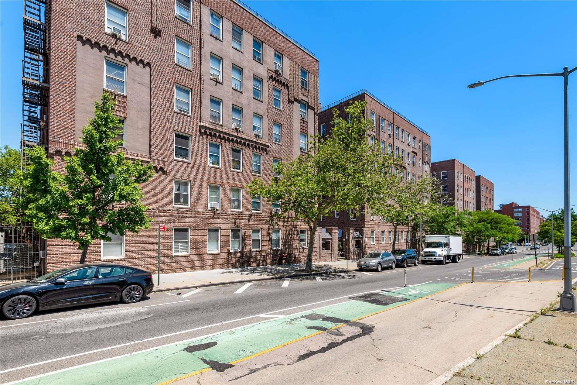 Woodside, NY 11377,59-11 Queens BLVD #4P