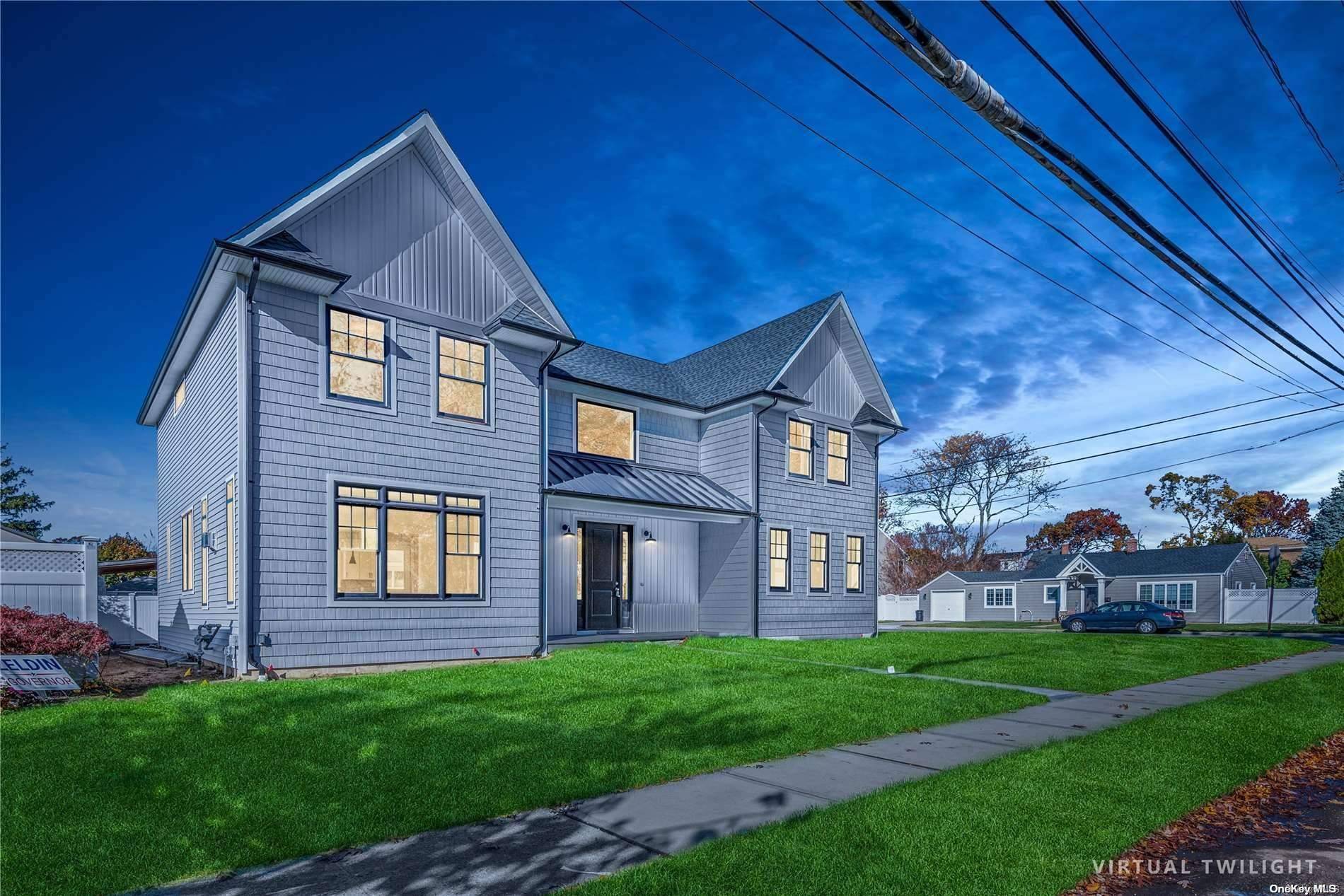 Massapequa Park, NY 11762,88 Roosevelt AVE