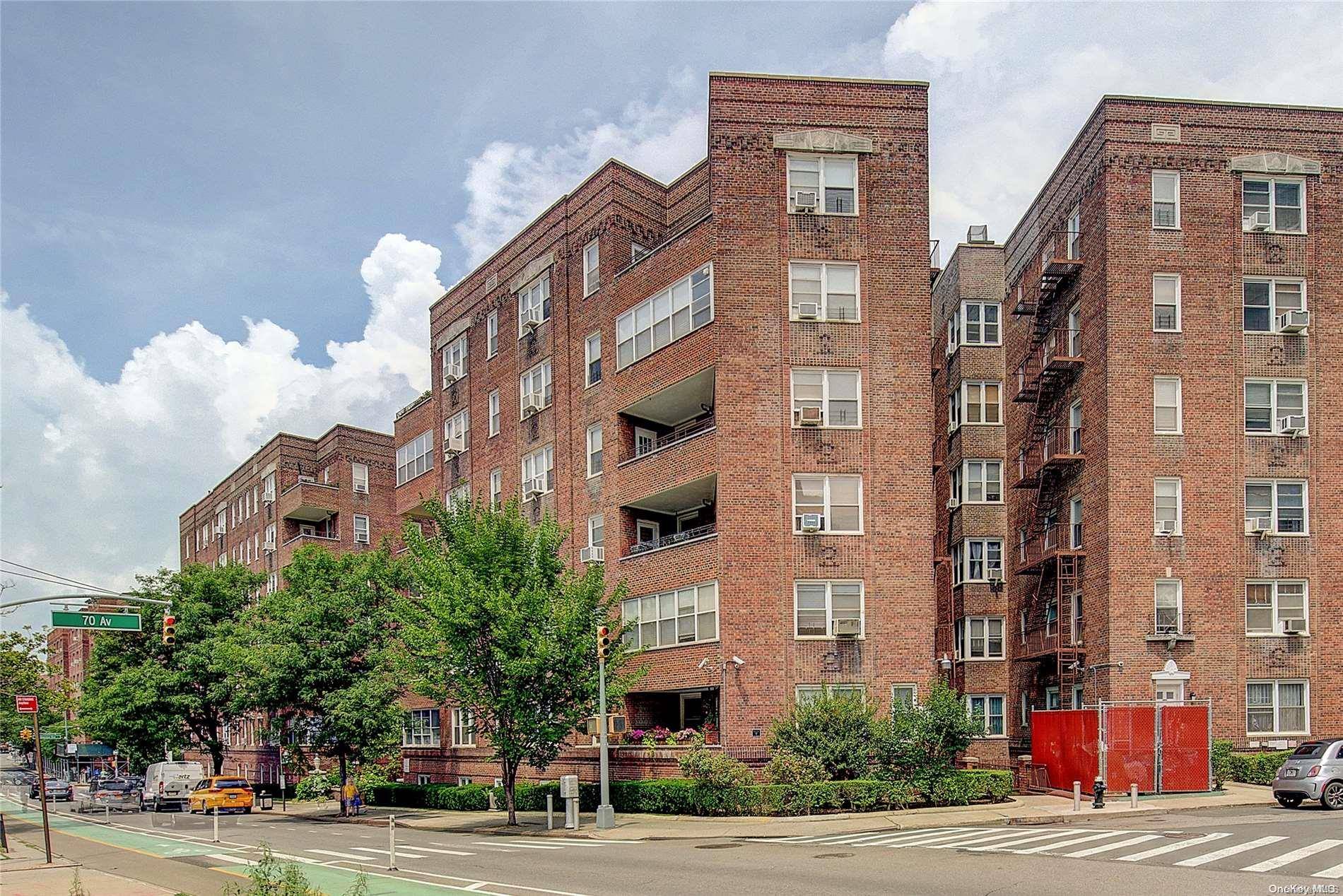 Forest Hills, NY 11375,106-15 Queens BLVD #4J