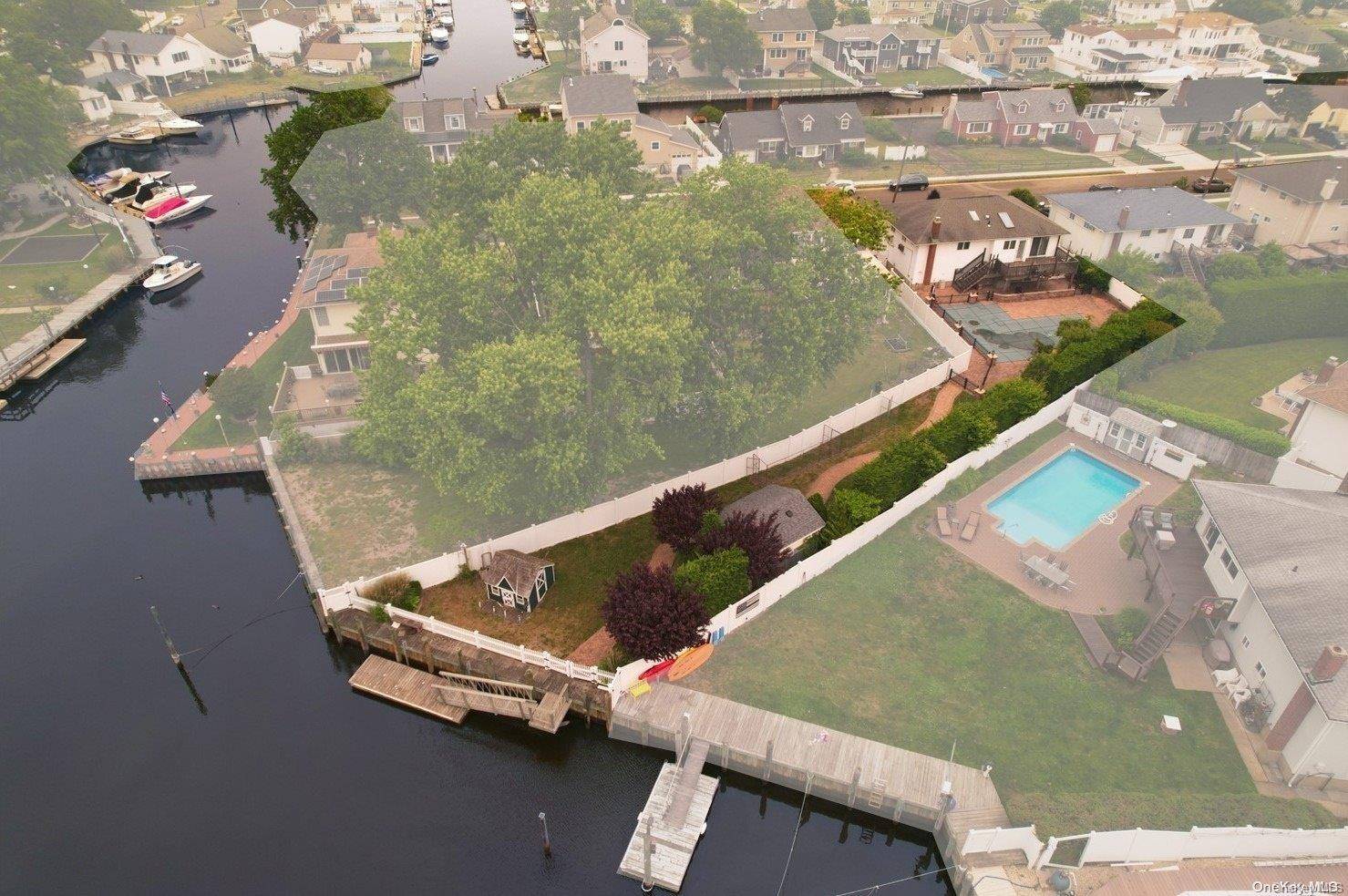 Seaford, NY 11783,3738 Niami ST