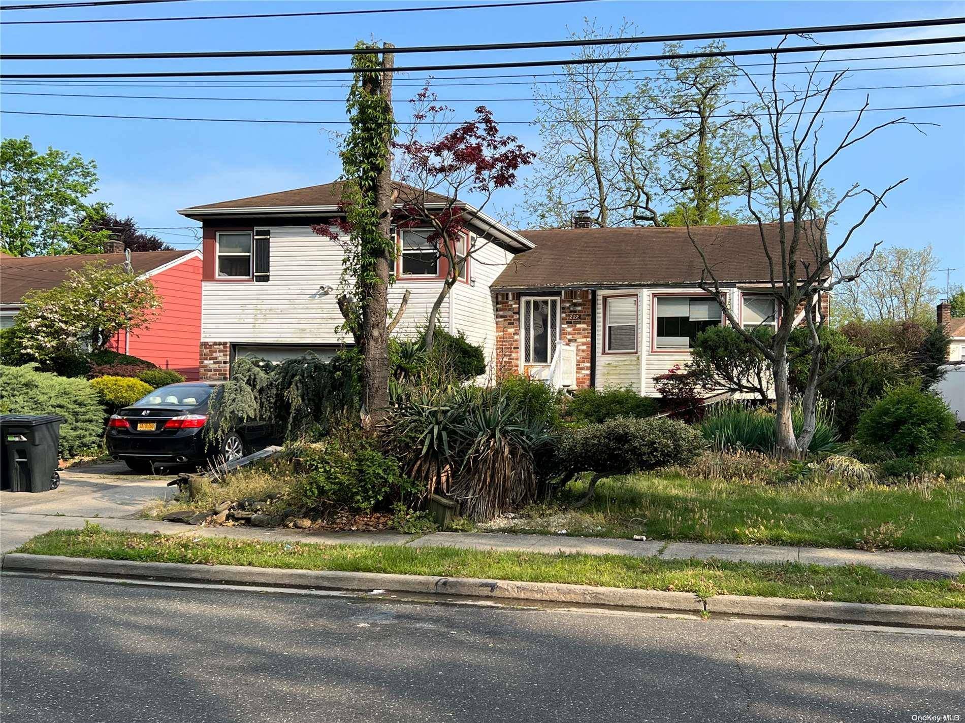 Roosevelt, NY 11575,222 E Greenwich AVE