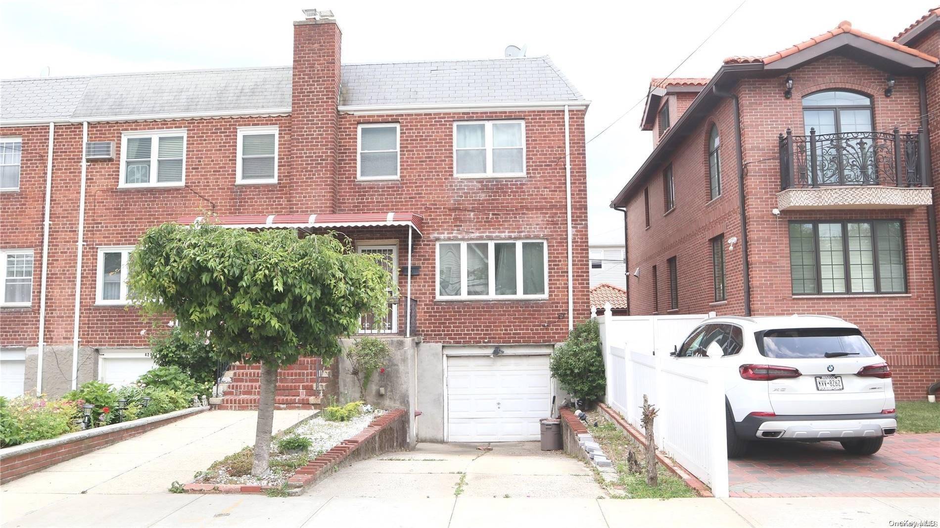 Flushing, NY 11358,42-28 192 ST