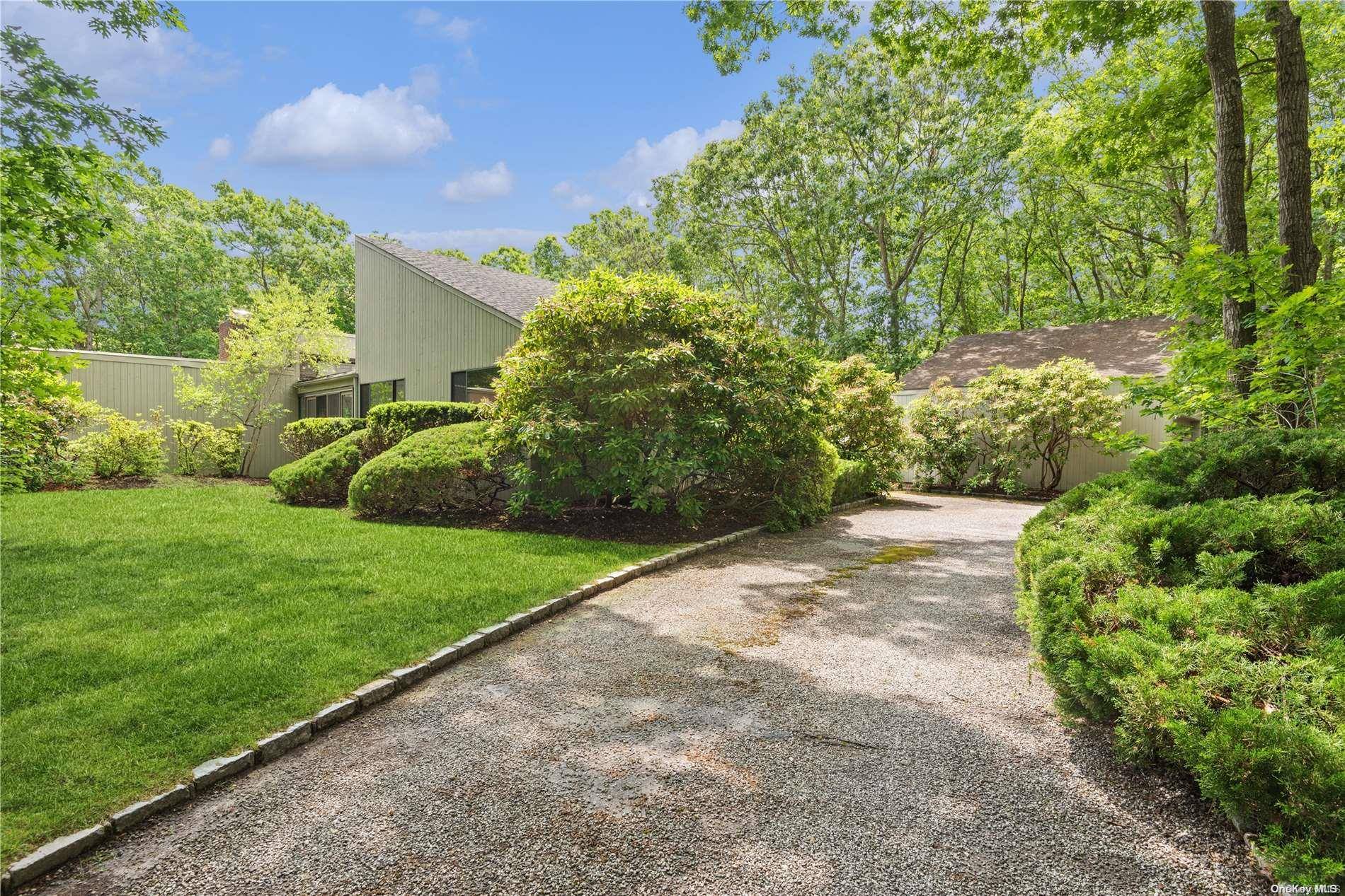 Westhampton, NY 11977,24 North Quarter RD