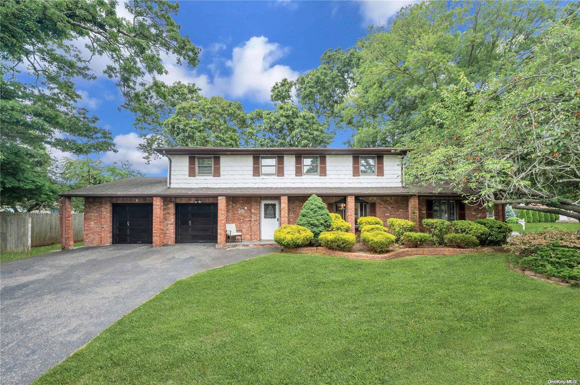Lake Ronkonkoma, NY 11779,25 Amherst RD