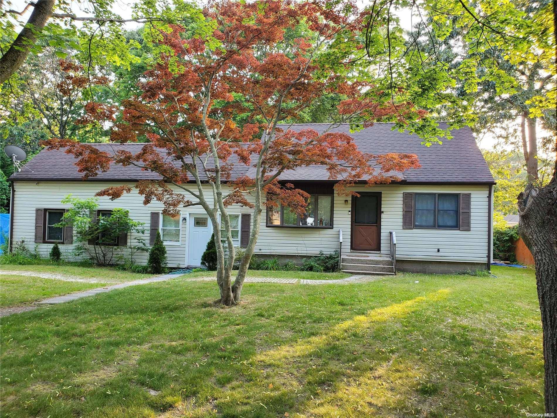 Shirley, NY 11967,198 Broadway ST