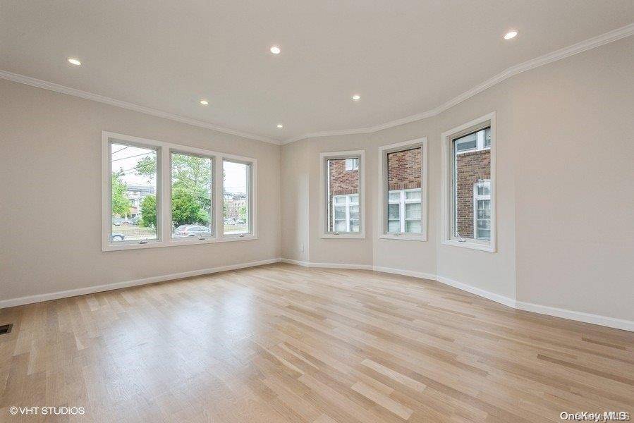 Cedarhurst, NY 11516,607 Broadway