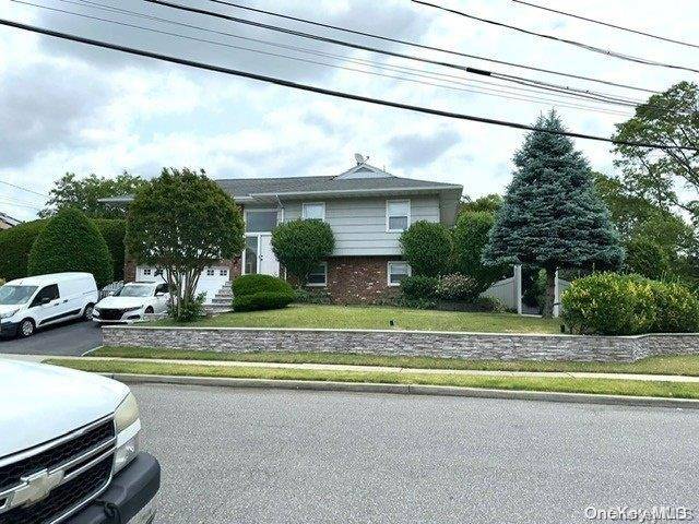 Baldwin, NY 11510,746 Vivian Ct #1