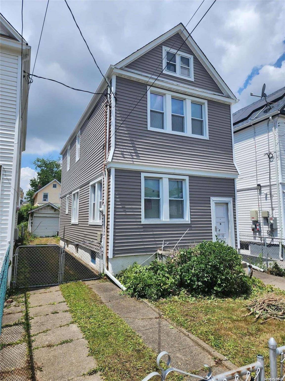 Richmond Hill S., NY 11419,107-32 130th ST