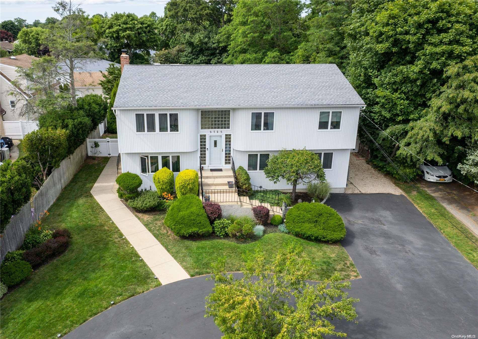 North Bellmore, NY 11710,2725 Saw Mill RD