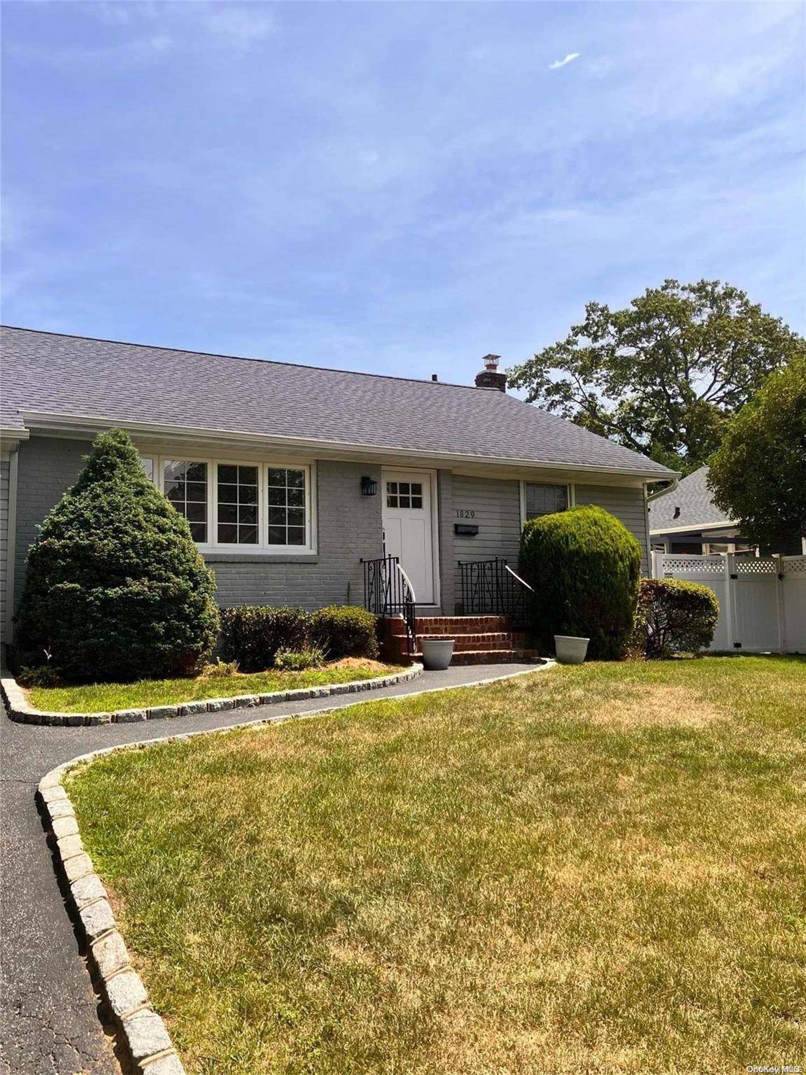 Wantagh, NY 11793,1829 Hannington AVE