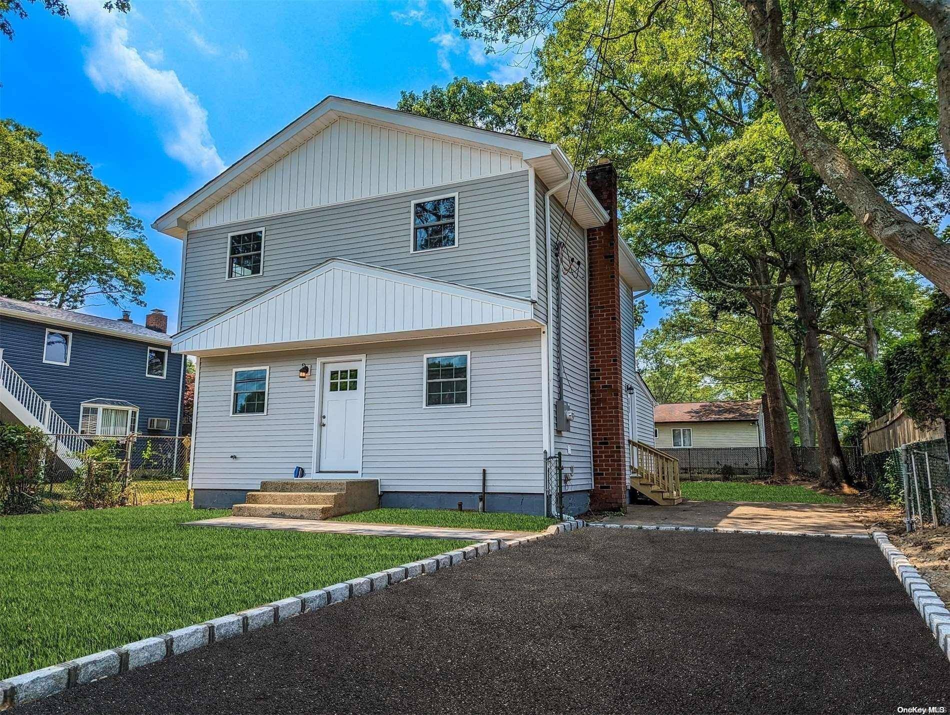 Holbrook, NY 11741,98 Coates AVE