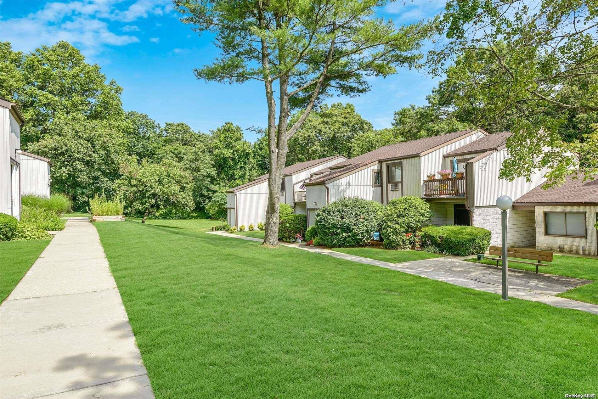 Ronkonkoma, NY 11779,43 Richmond BLVD #1A