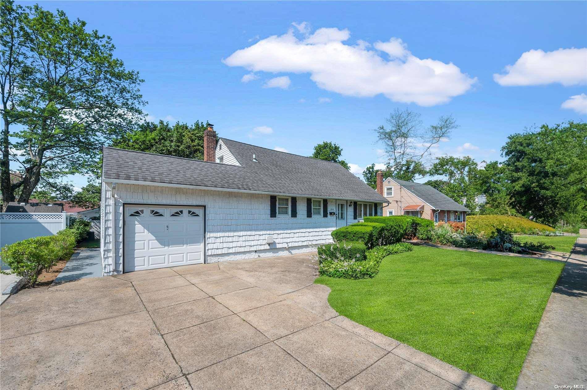 Valley Stream, NY 11580,254 Meyer AVE