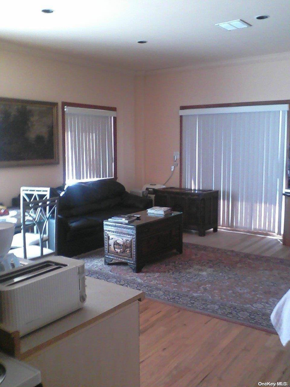 Astoria, NY 11105,18-65 Steinway ST #1