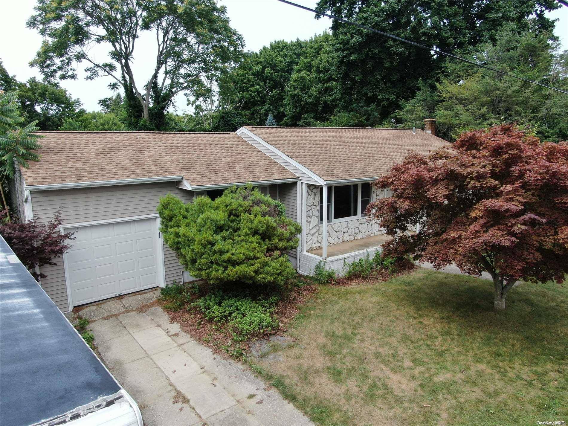 Wading River, NY 11792,110 18th ST