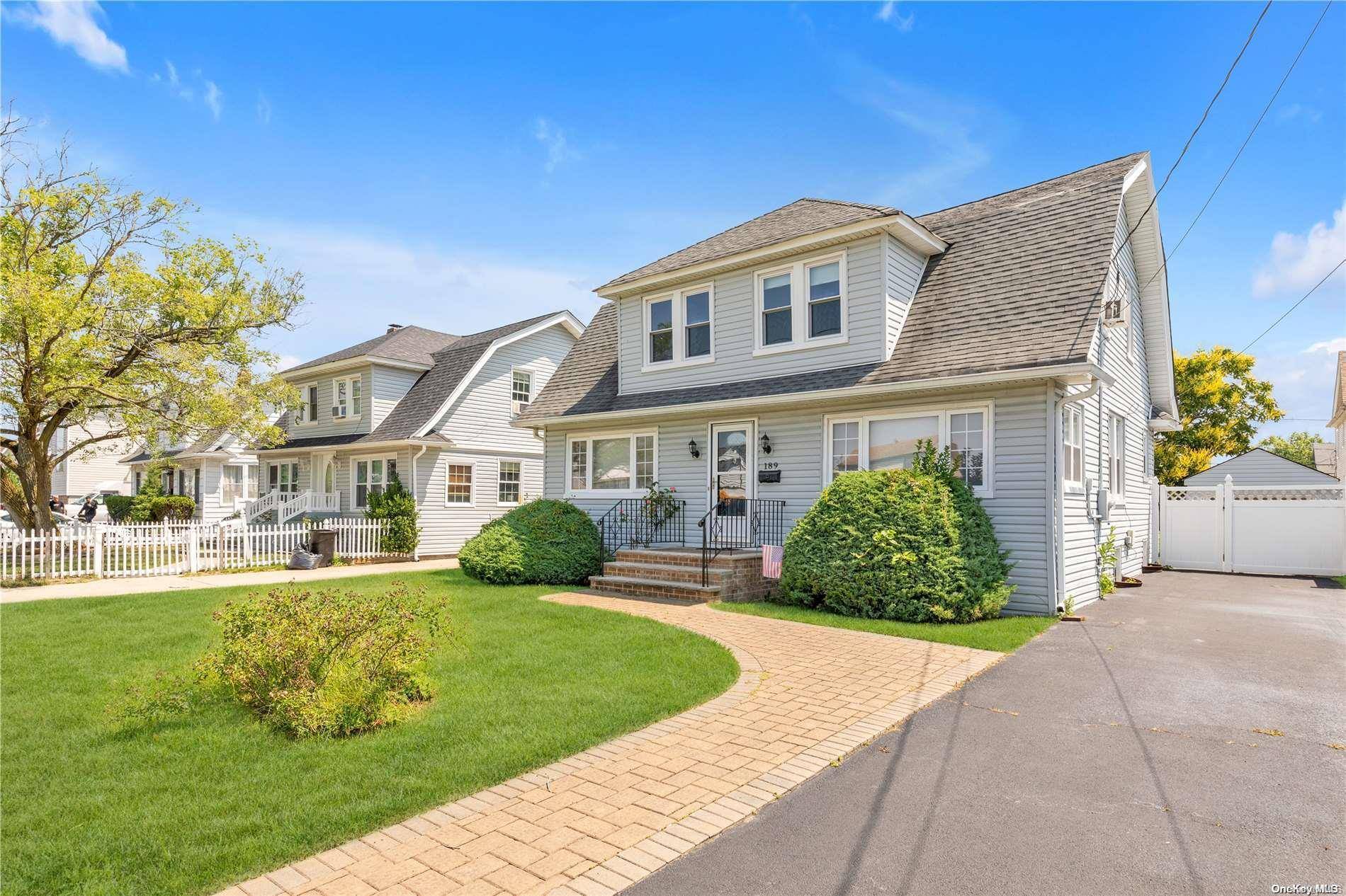 Freeport, NY 11520,189 Saint Marks AVE