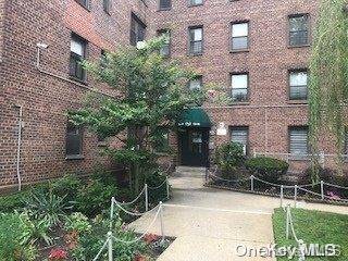 Maspeth, NY 11378,52-60 65 Place #5E