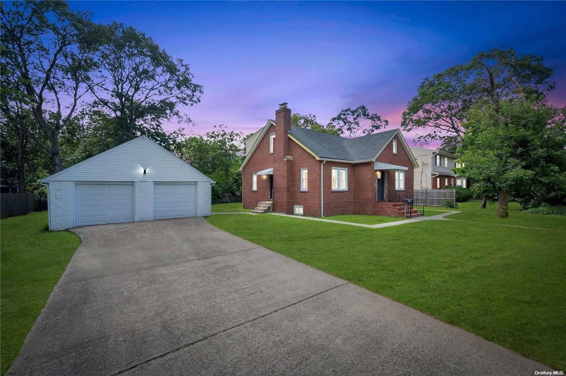 Wheatley Heights, NY 11798,88 N 18th ST
