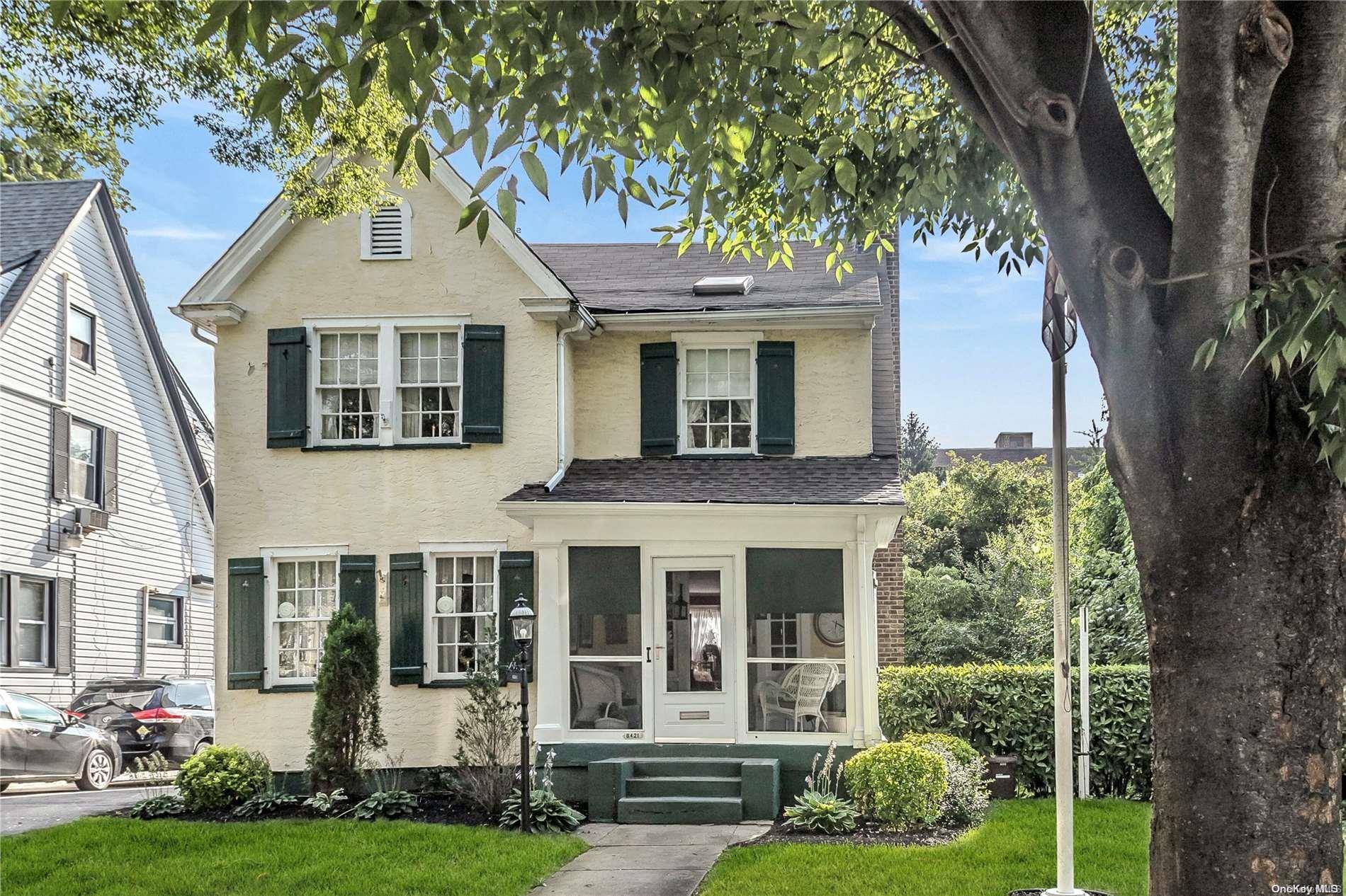 Richmond Hill, NY 11418,8421 117 ST