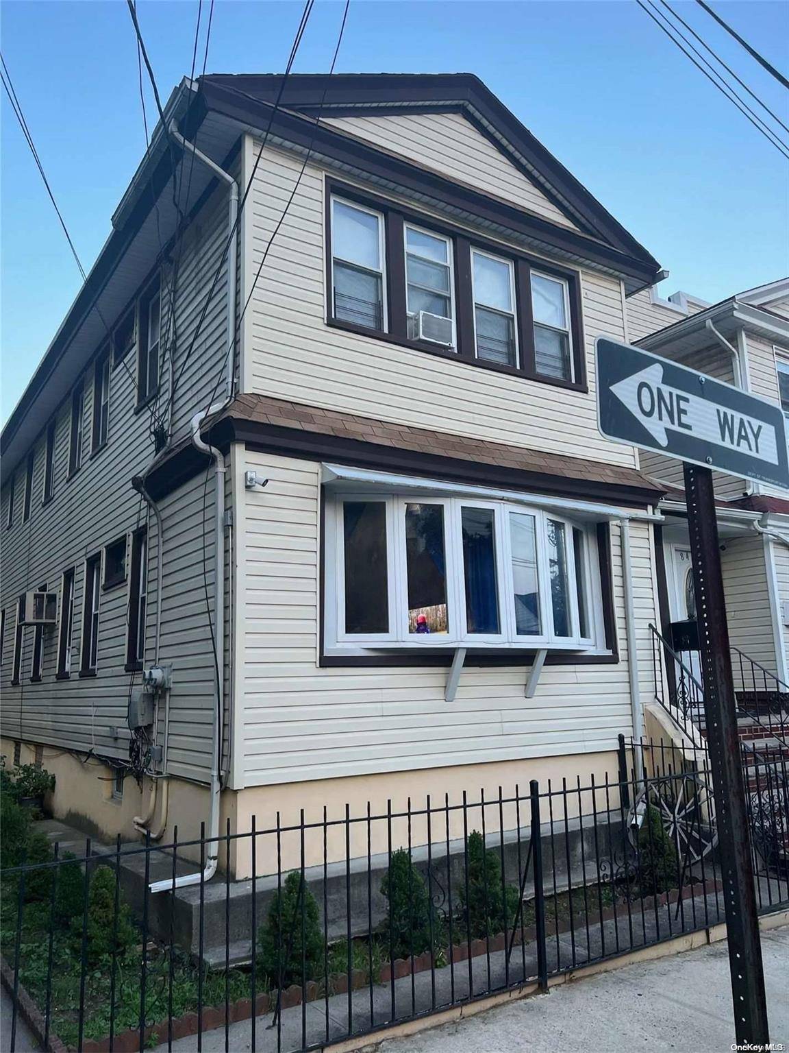 Woodhaven, NY 11421,84-01 91 ST