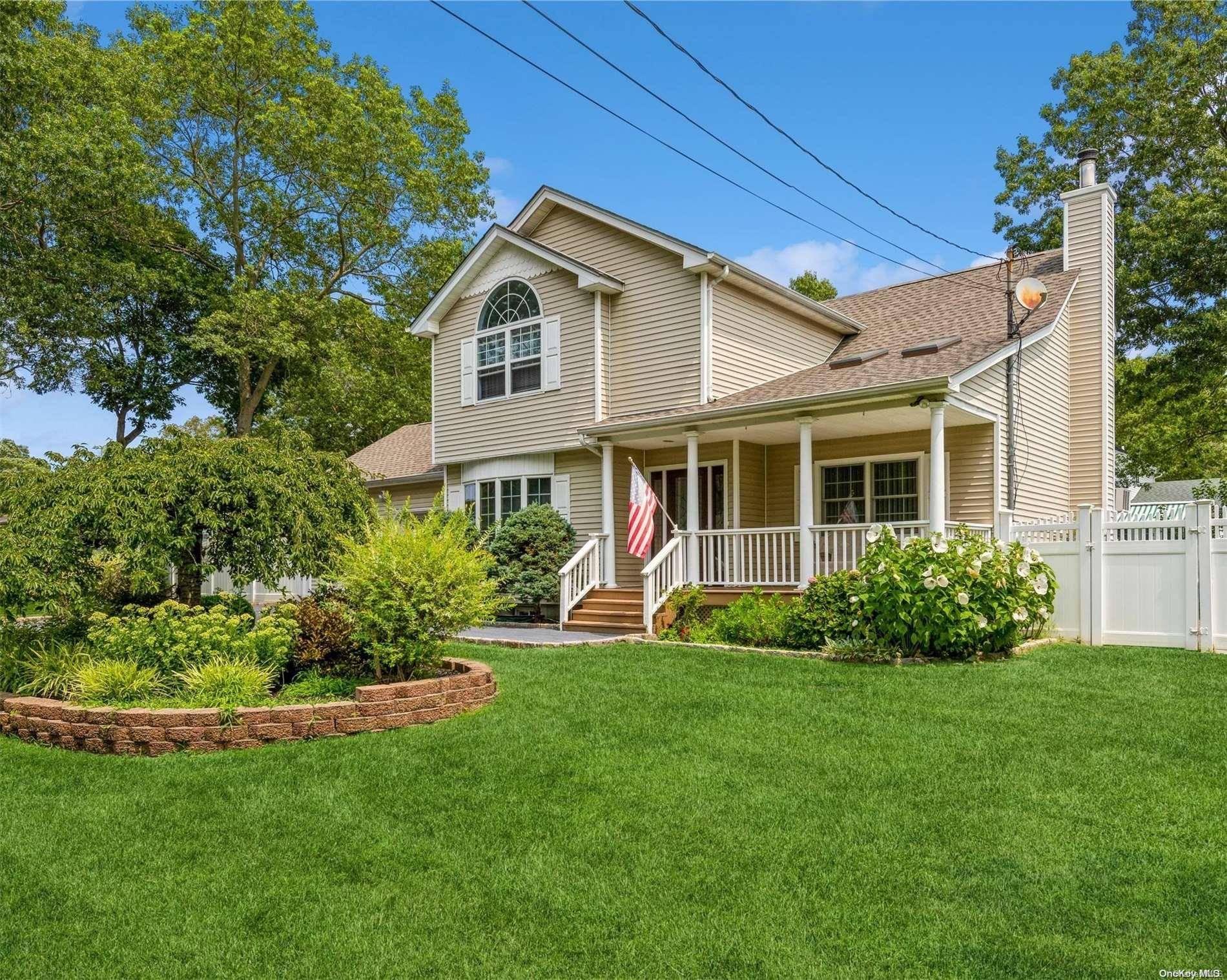 Holtsville, NY 11742,35 Williams AVE