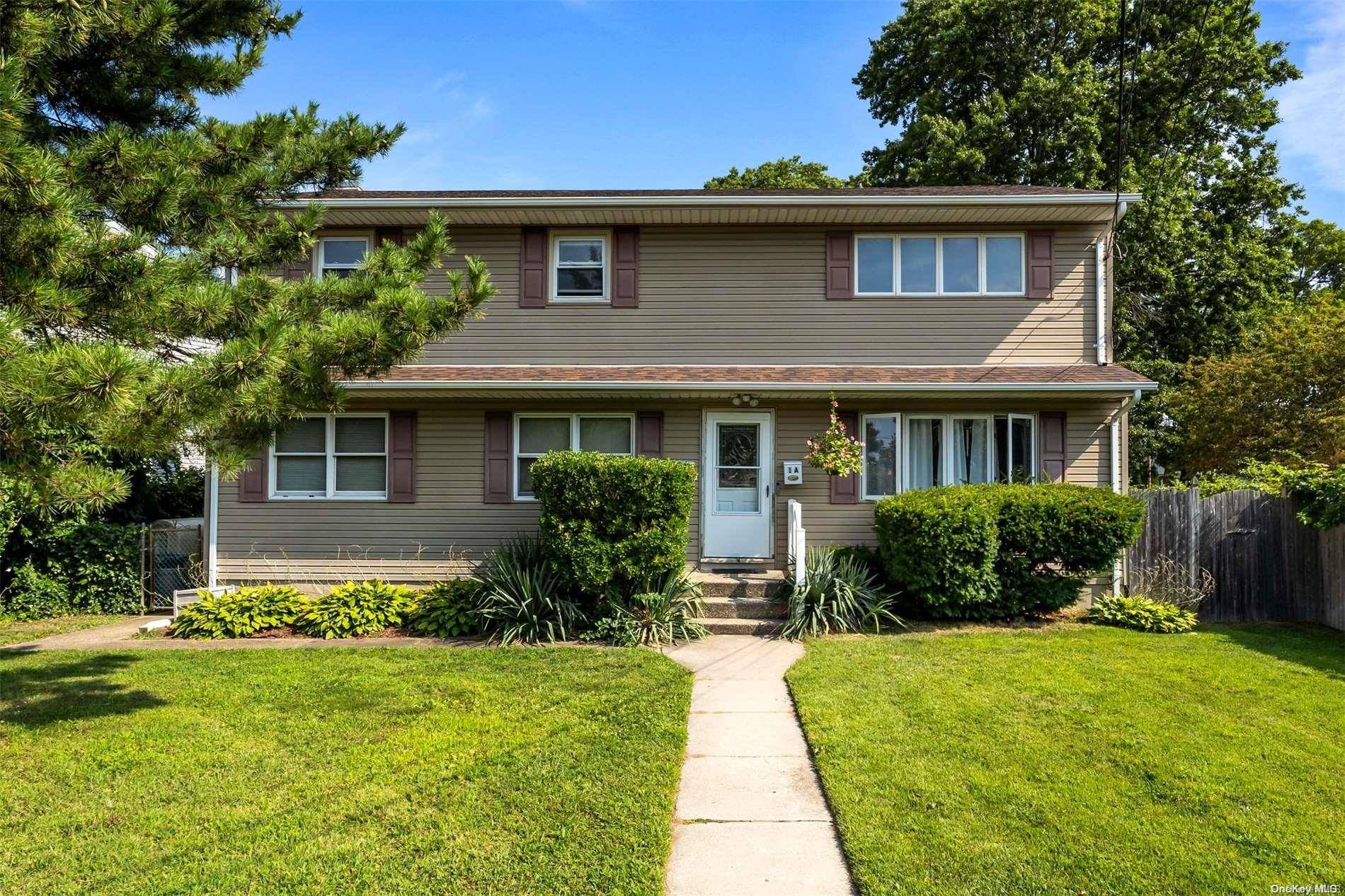 West Babylon, NY 11704,4 Quaker #2