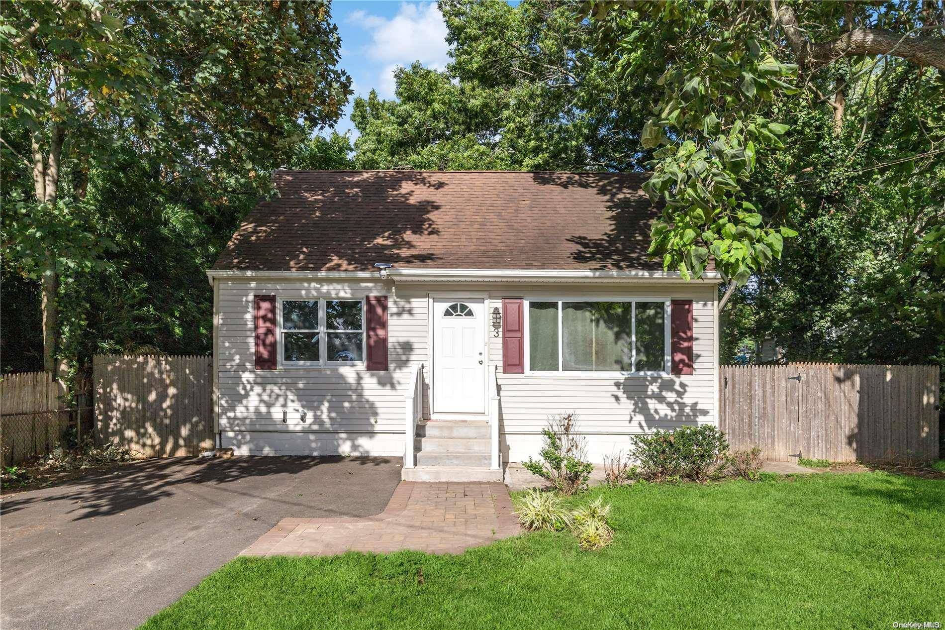 Shirley, NY 11967,3 Hounslow RD