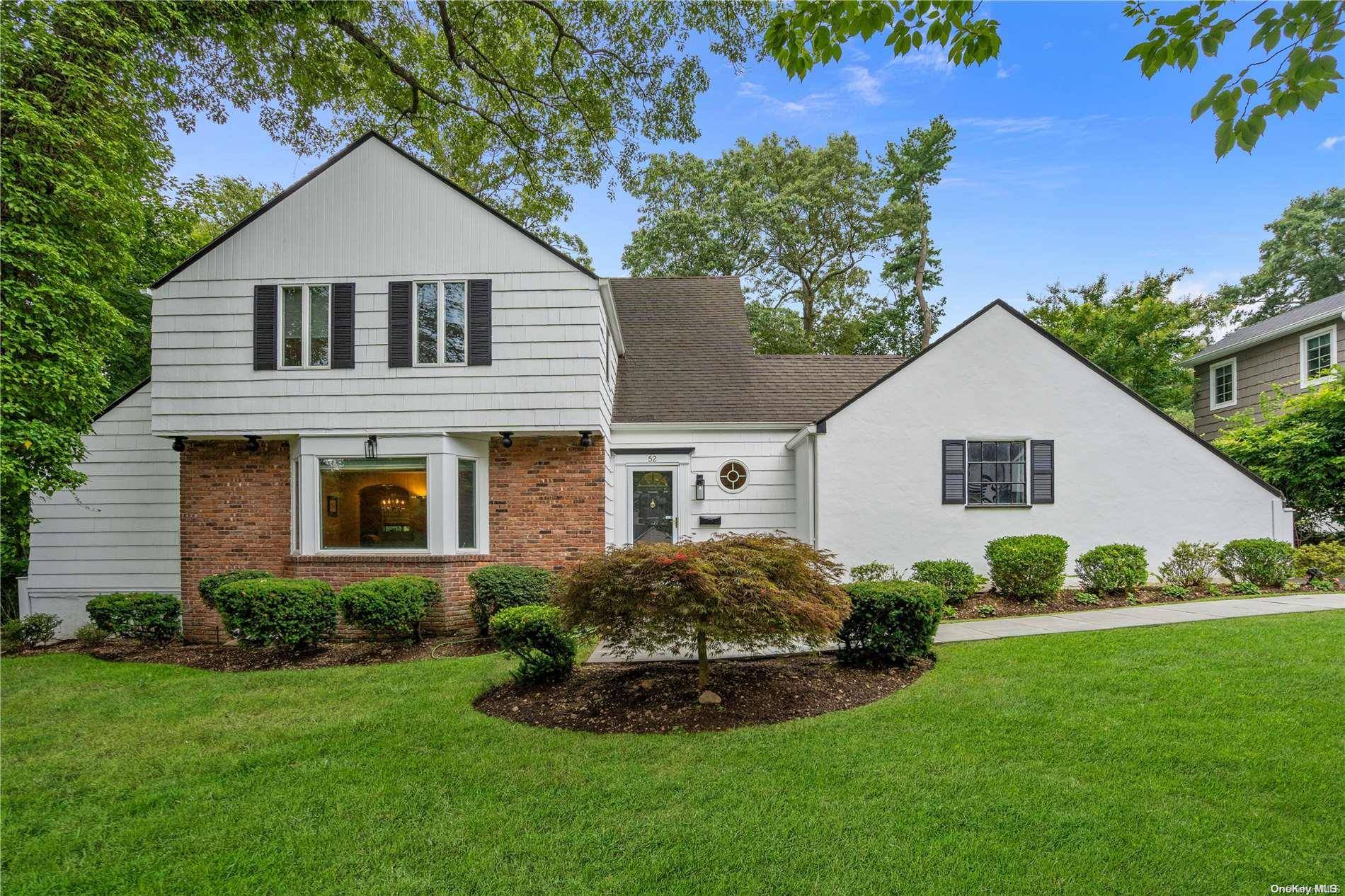 East Hills, NY 11577,52 Laurel LN