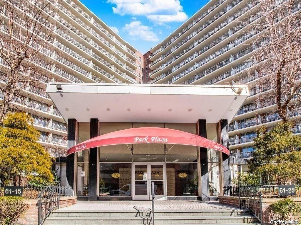 Rego Park, NY 11374,61-25 97th ST #2P