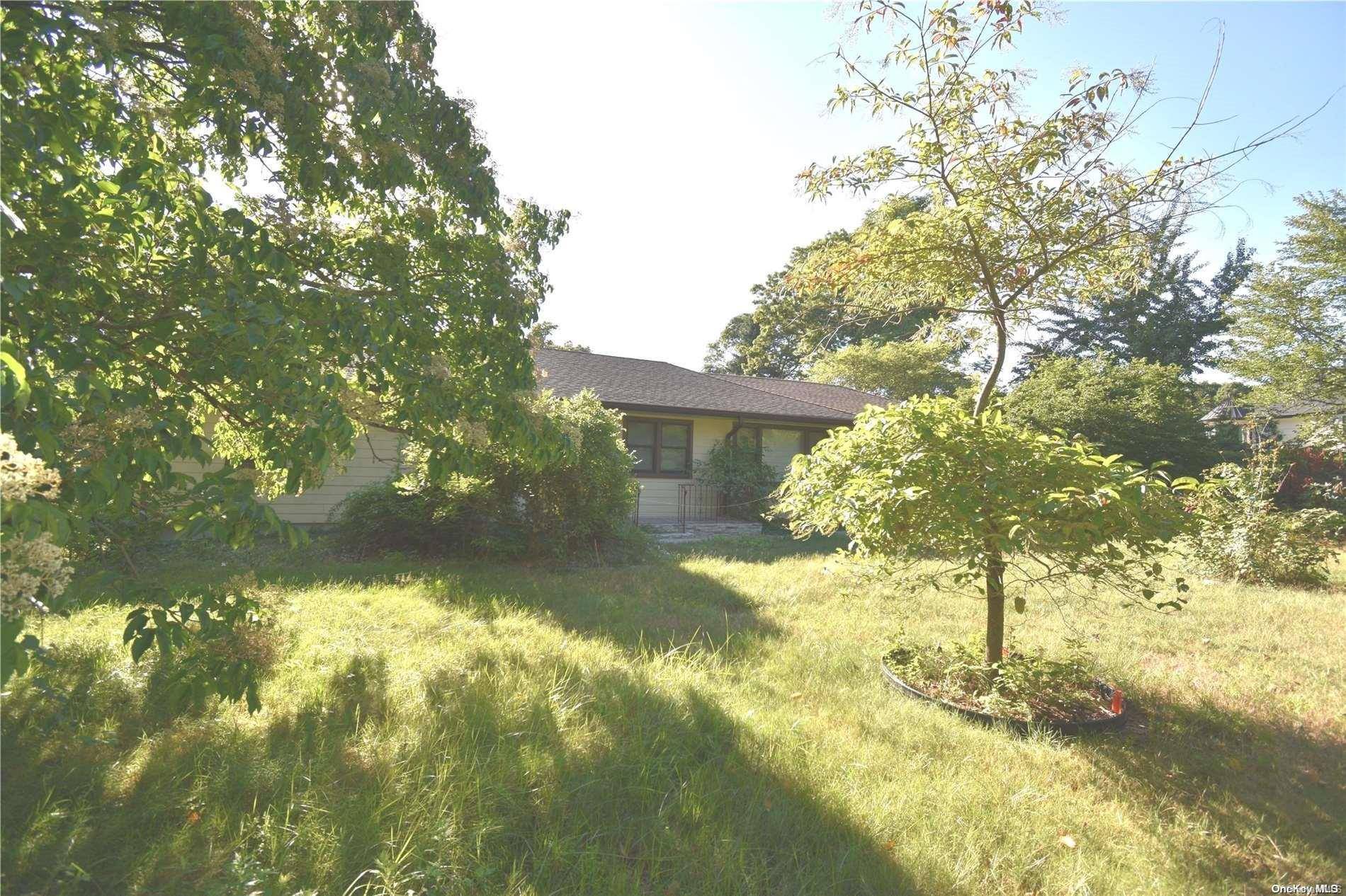 Melville, NY 11747,426 Mount Misery RD