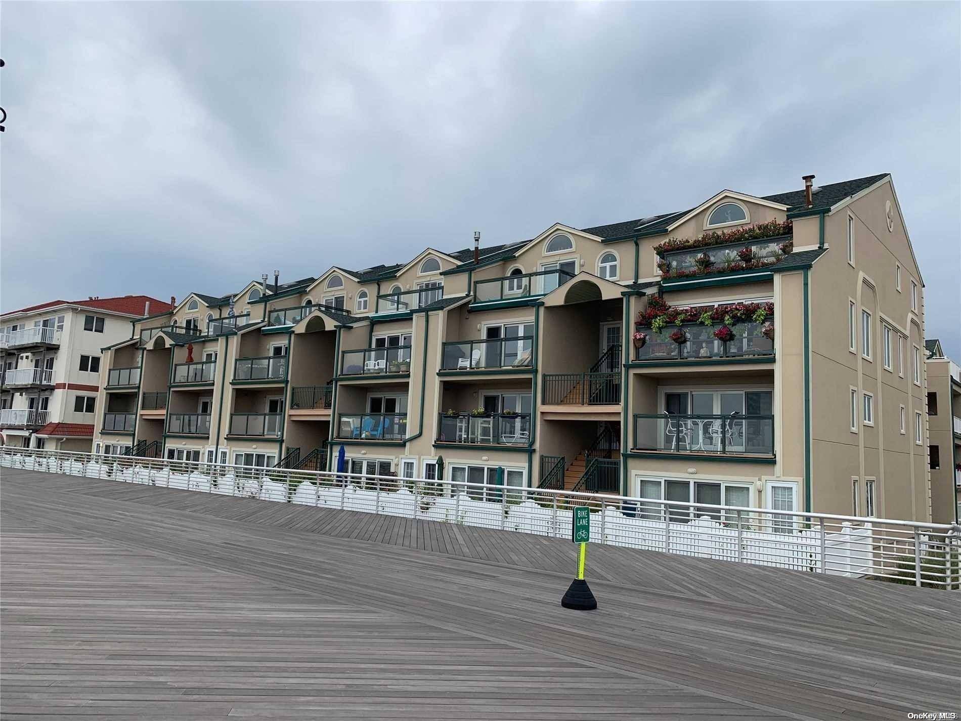 Long Beach, NY 11561,420 Oceanfront