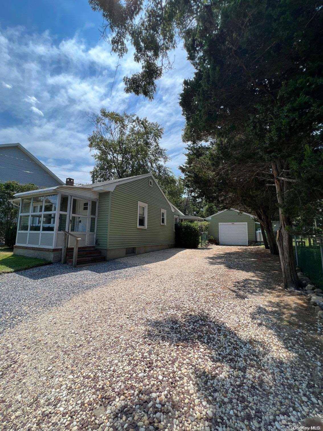 Southampton, NY 11968,1321 N Sea RD
