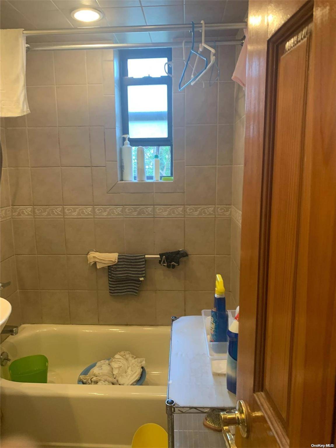 Flushing, NY 11358,190-05 39 Ave #142