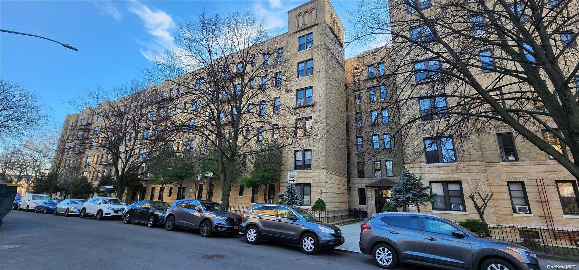 Kew Gardens, NY 11415,83-52 Talbot ST #3E