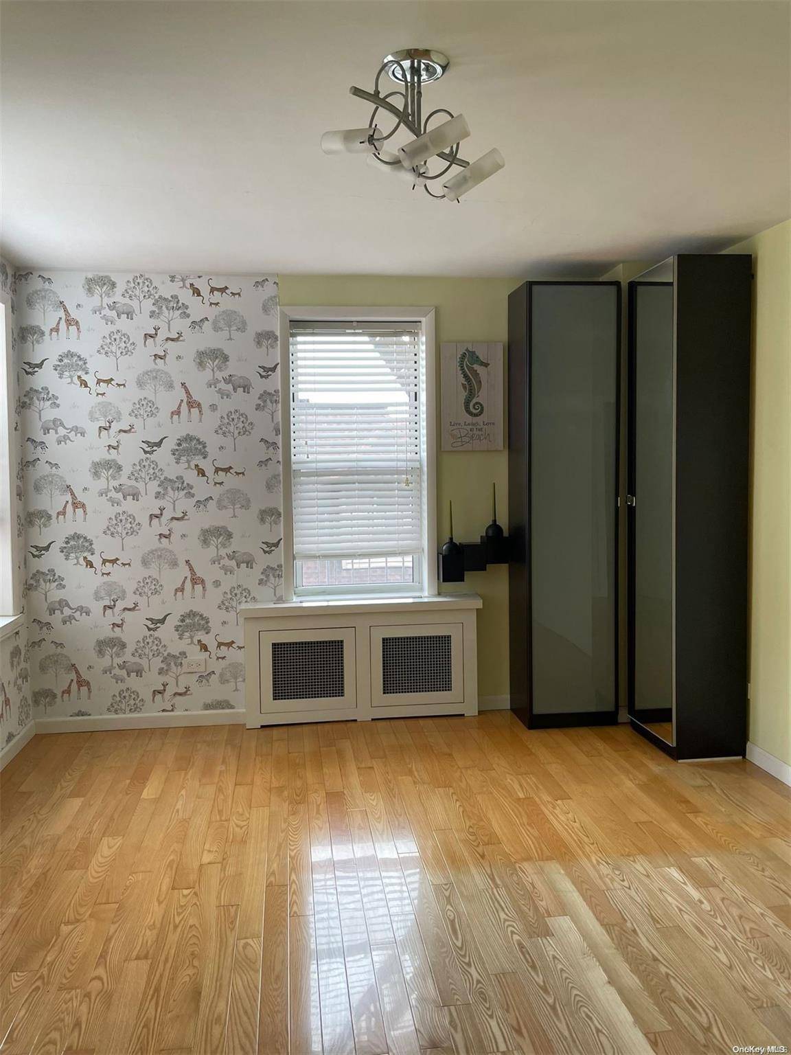 Rockaway Park, NY 11694,125 Beach 124th ST #4B