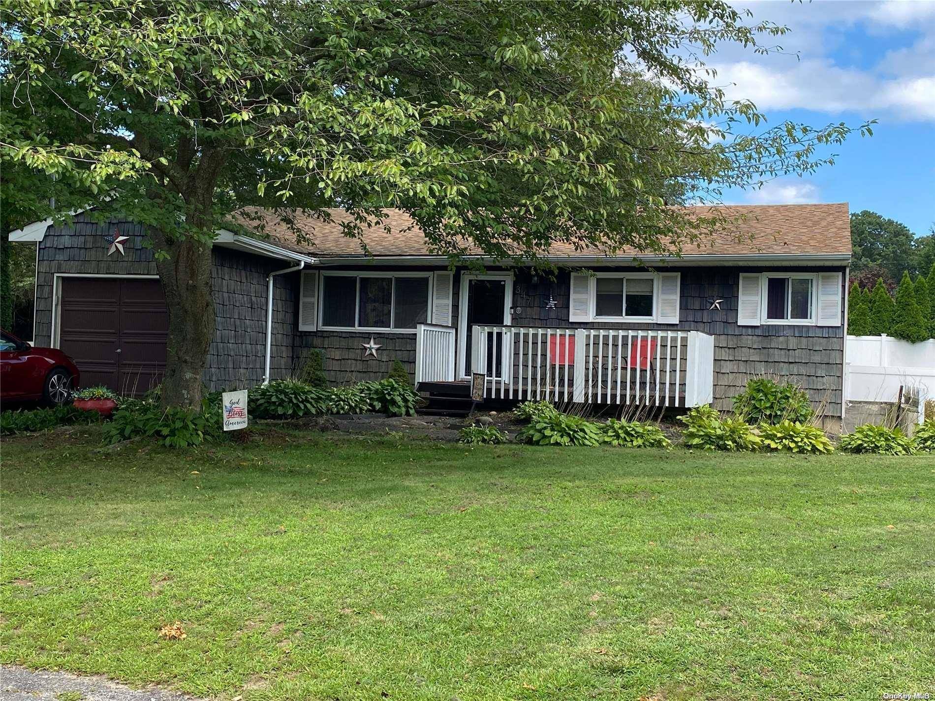 Ronkonkoma, NY 11779,347 Fir Grove RD