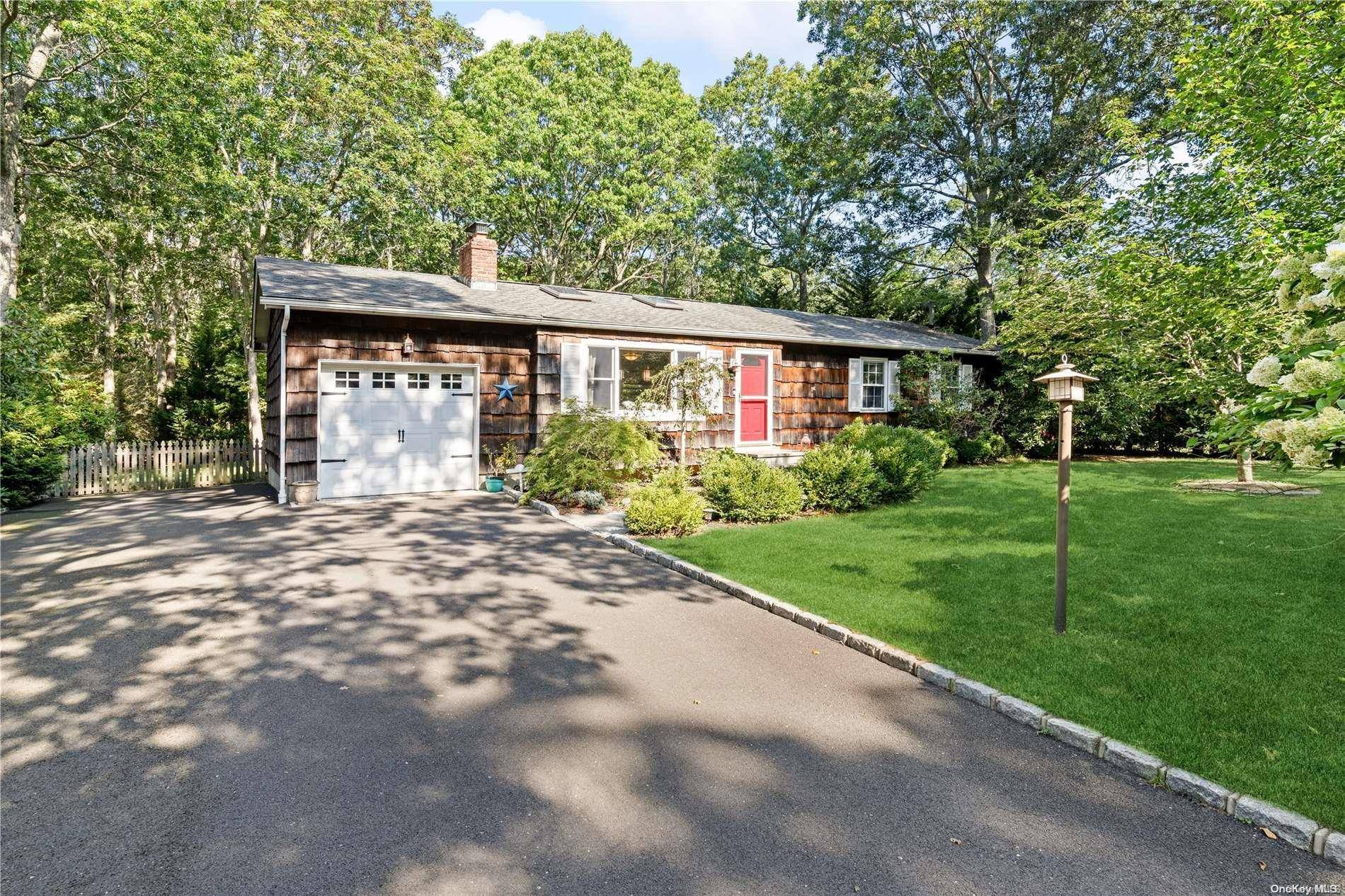 East Quogue, NY 11942,18 Evergreen LN