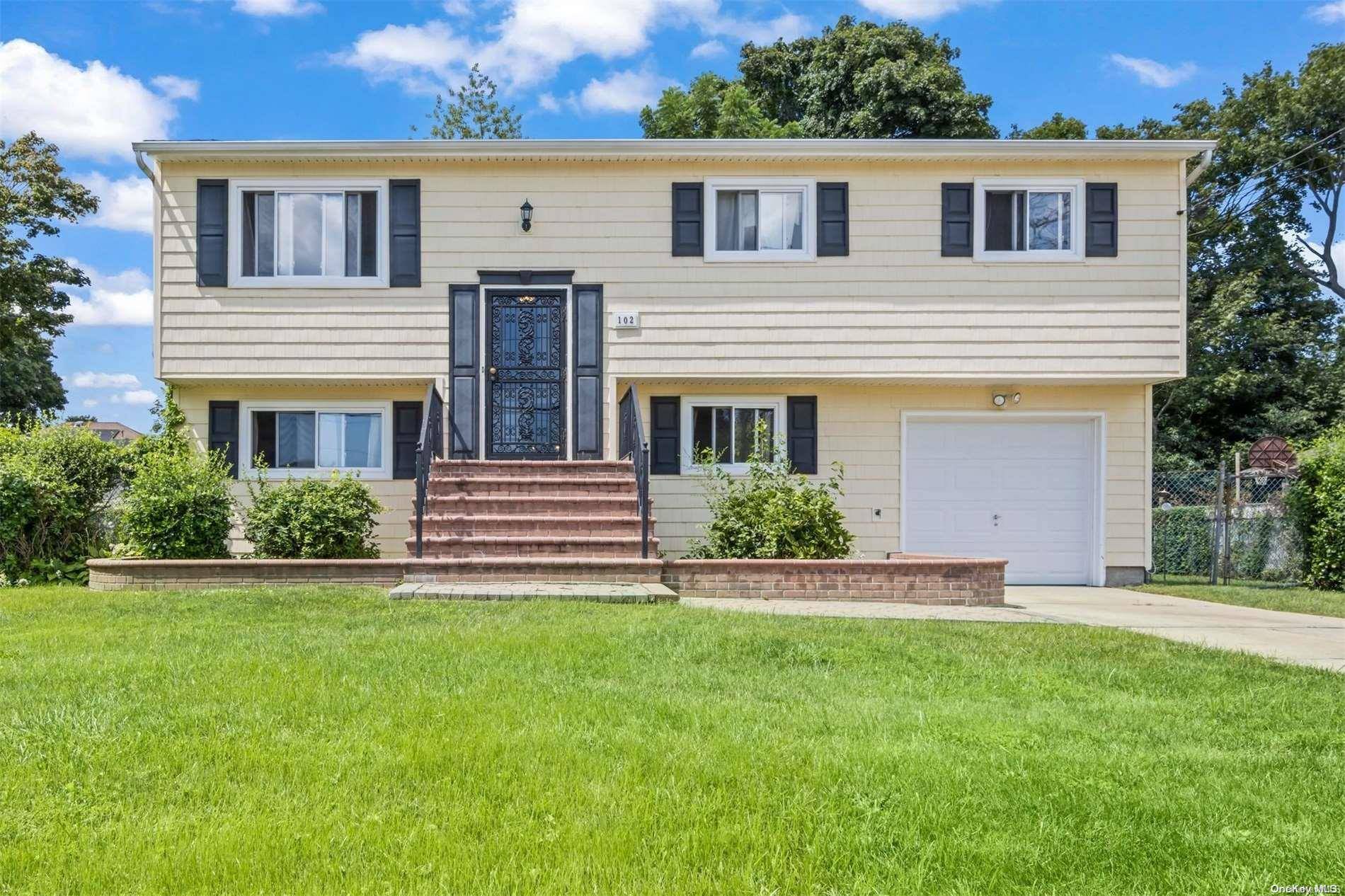 Deer Park, NY 11729,102 Washington AVE