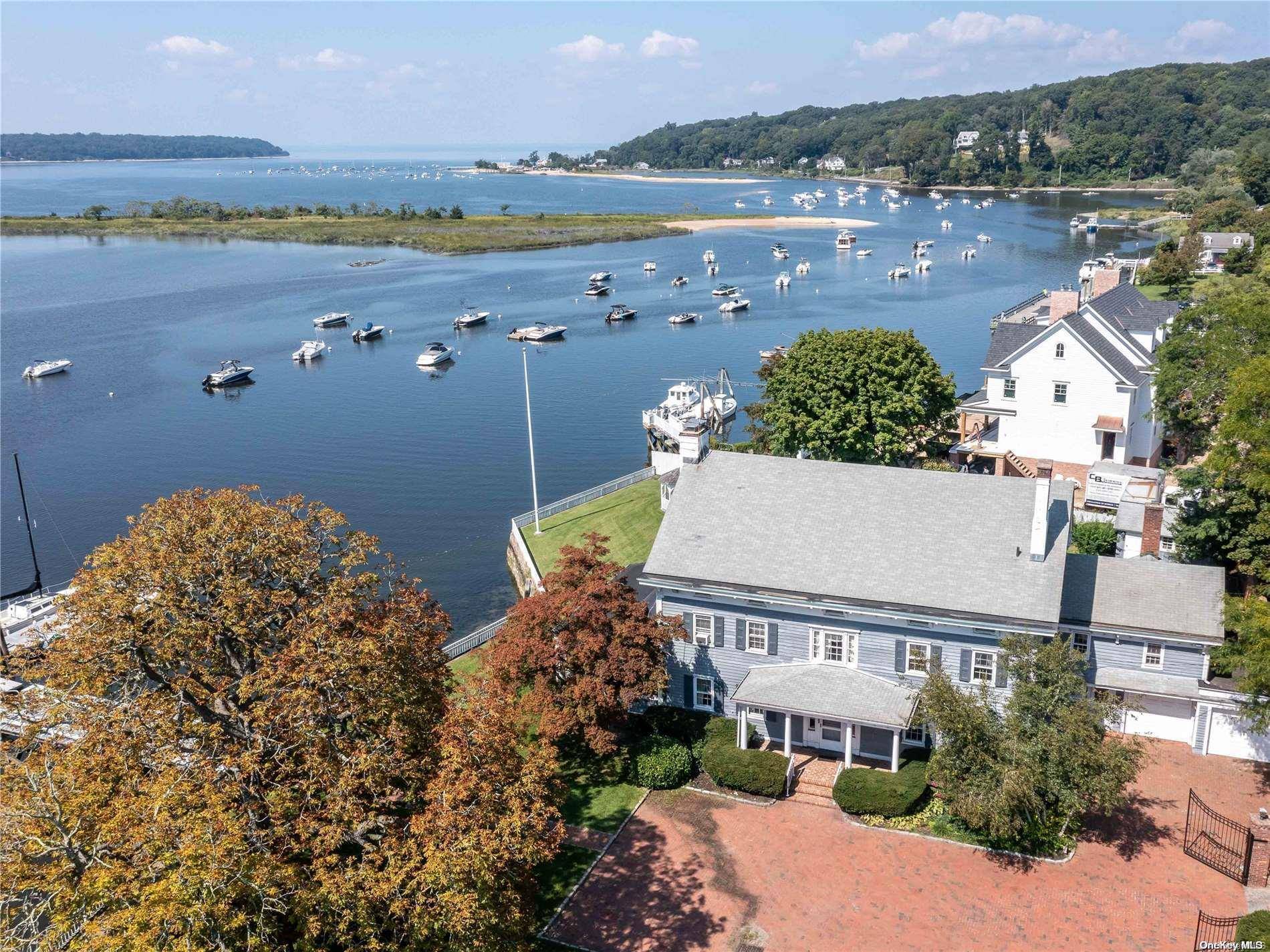 Cold Spring Harbor, NY 11724,128 Harbor RD