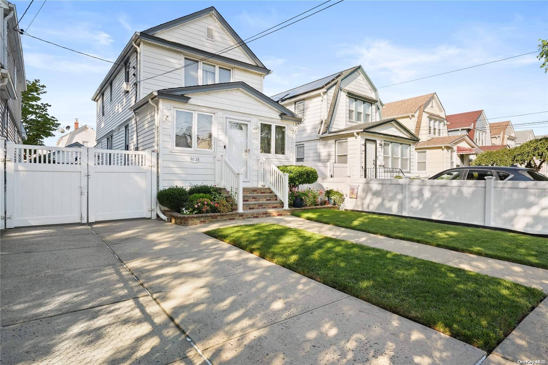 Queens Village, NY 11428,90-28 218th PL