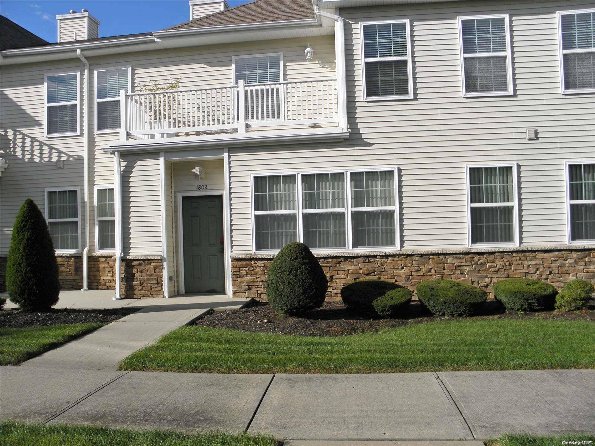 Saint James, NY 11780,1802 Piccadilly WAY #1802