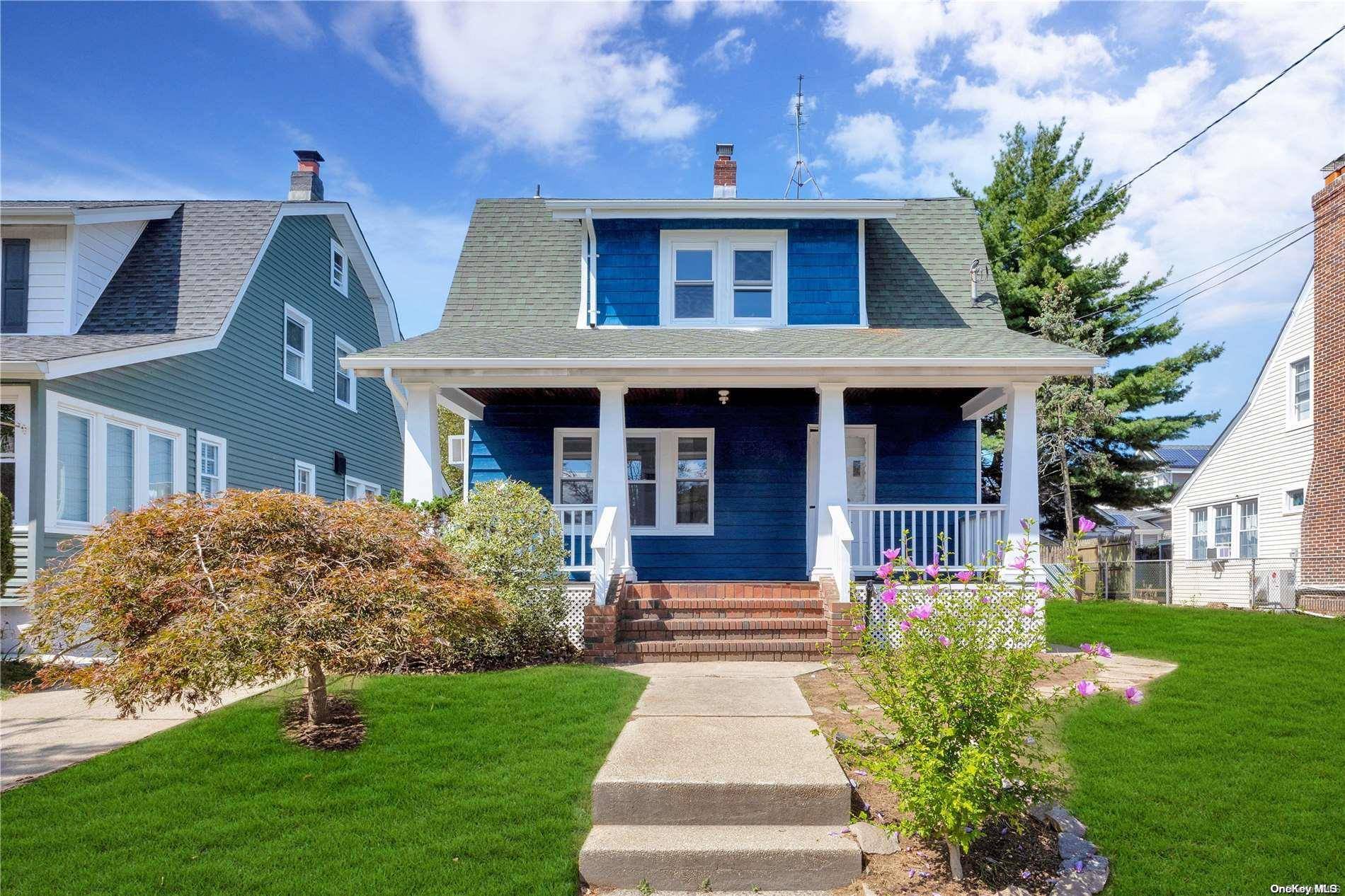 Valley Stream, NY 11580,98 N Grove ST