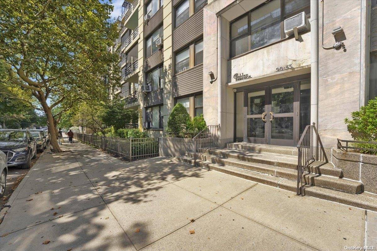 Rego Park, NY 11374,98-33 64th AVE #4f