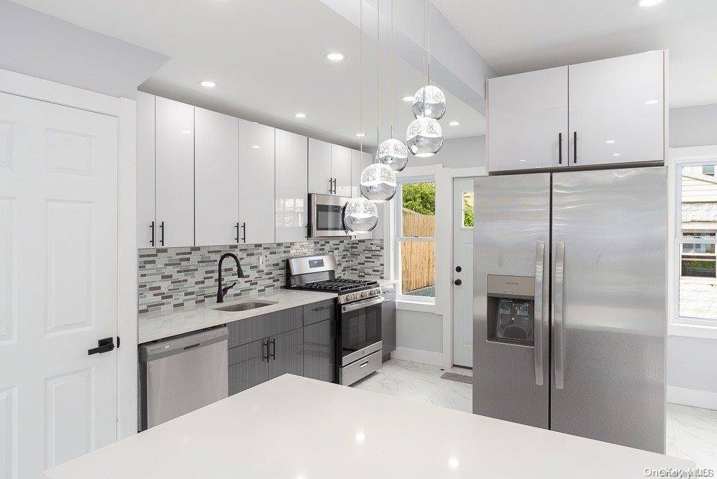 Saint Albans, NY 11412,114-48 200th ST