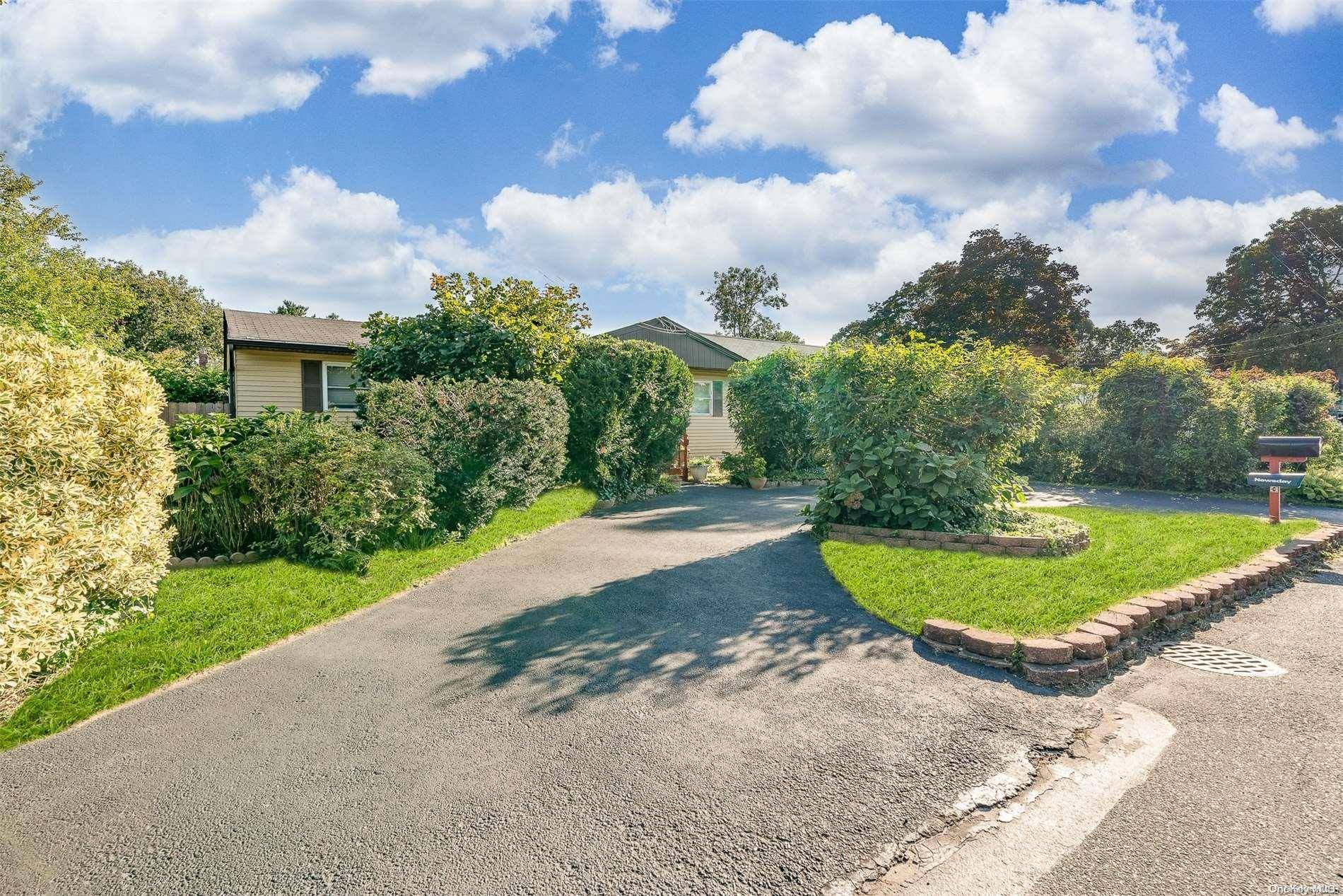 Shirley, NY 11967,40 Adobe DR