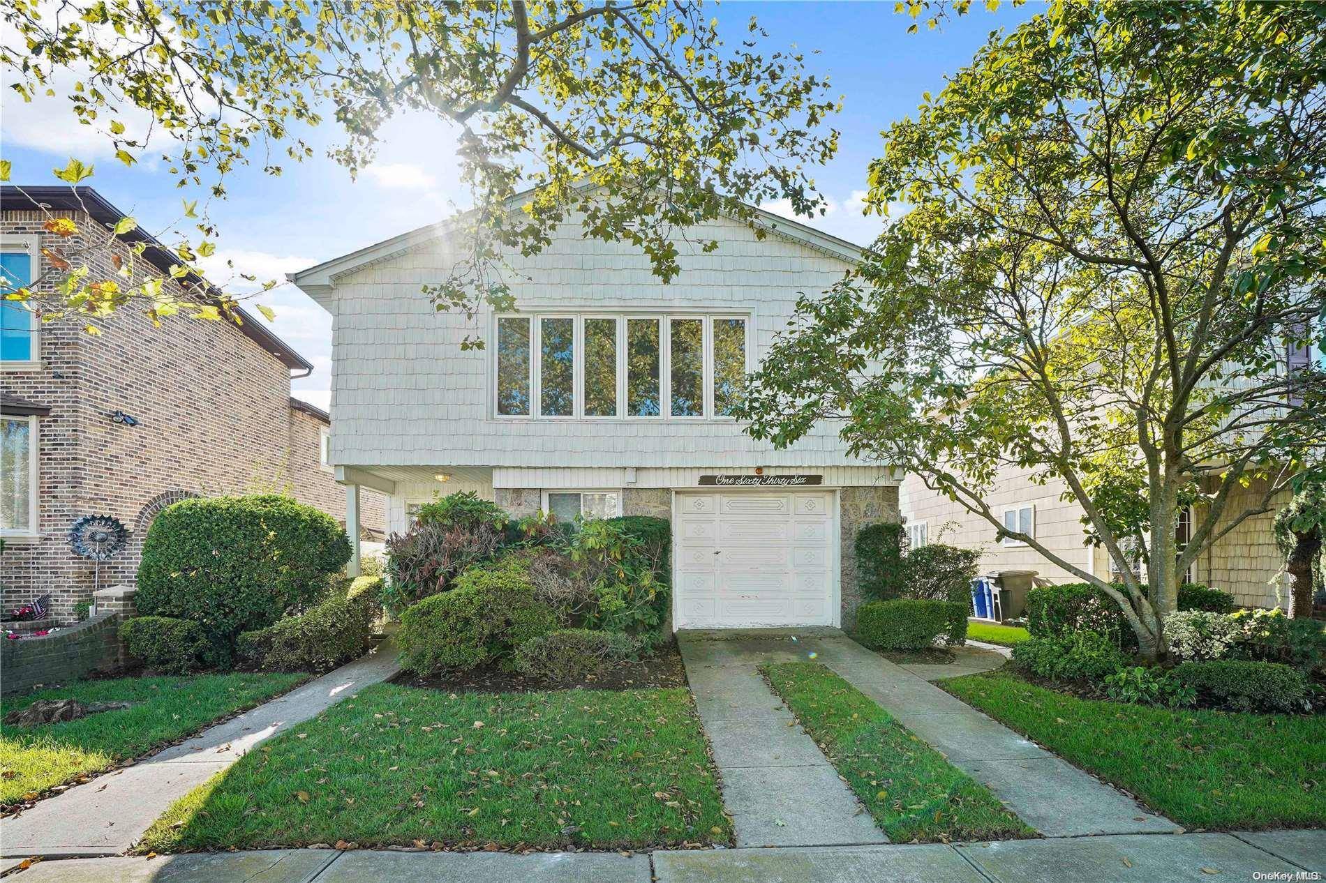 Howard Beach, NY 11414,160-36 81st ST