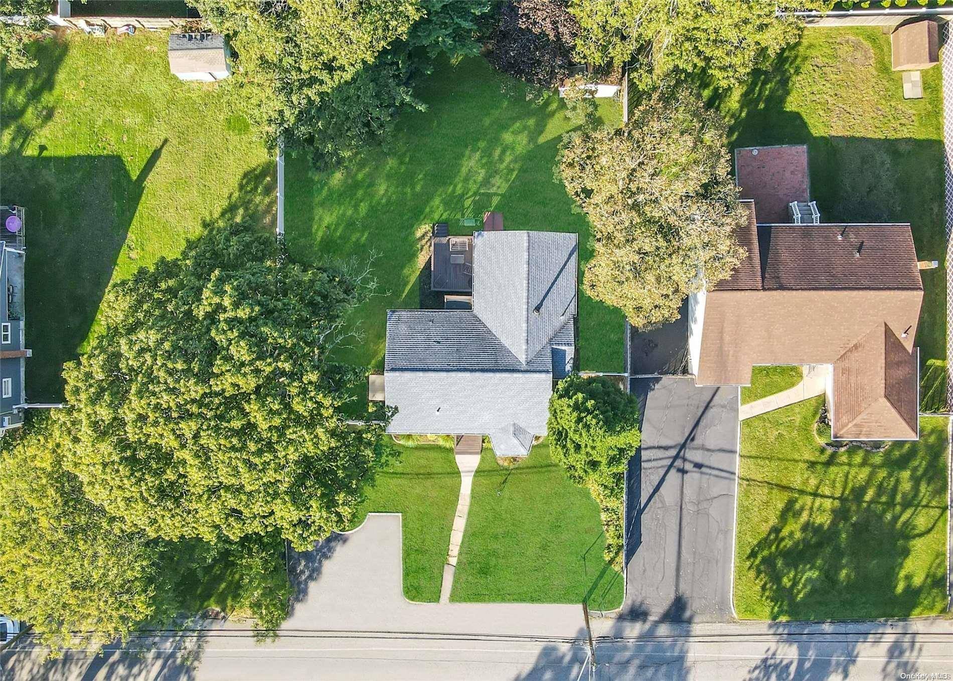 Ronkonkoma, NY 11779,32 Ackerly LN