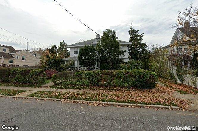Cedarhurst, NY 11516,19 Maple AVE