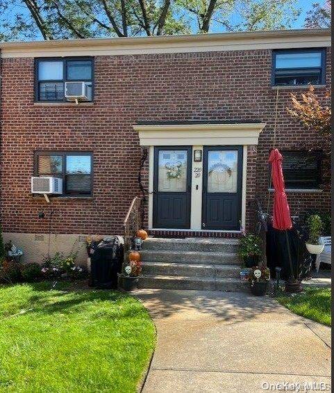 Bayside, NY 11364,220-20 75th AVE #1